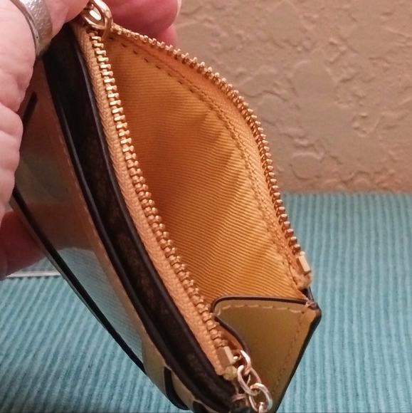 SOLD Coach F10607 Mini Skinny ID Case Wallet Buttercup Yellow Signature Tan - Picture 5 of 8